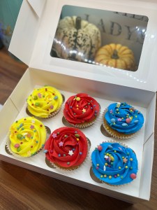 Primary colours cupcakes, Magpies Cakery, local cake maker & decorator for Lincoln & Newark