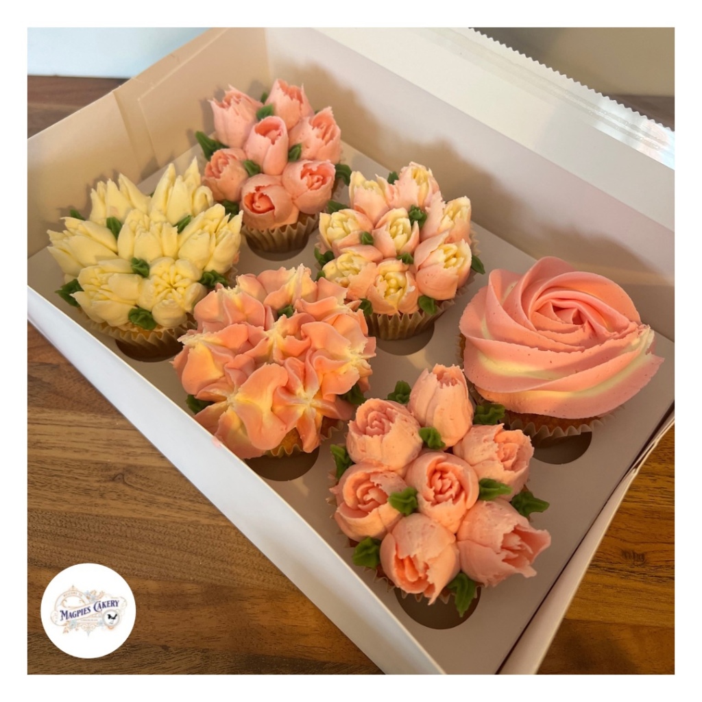 Pink & cream floral inspired buttercream finish birthday cupcakes. Magpies Cakery, cake maker & decorator, Lincoln & Newark UK