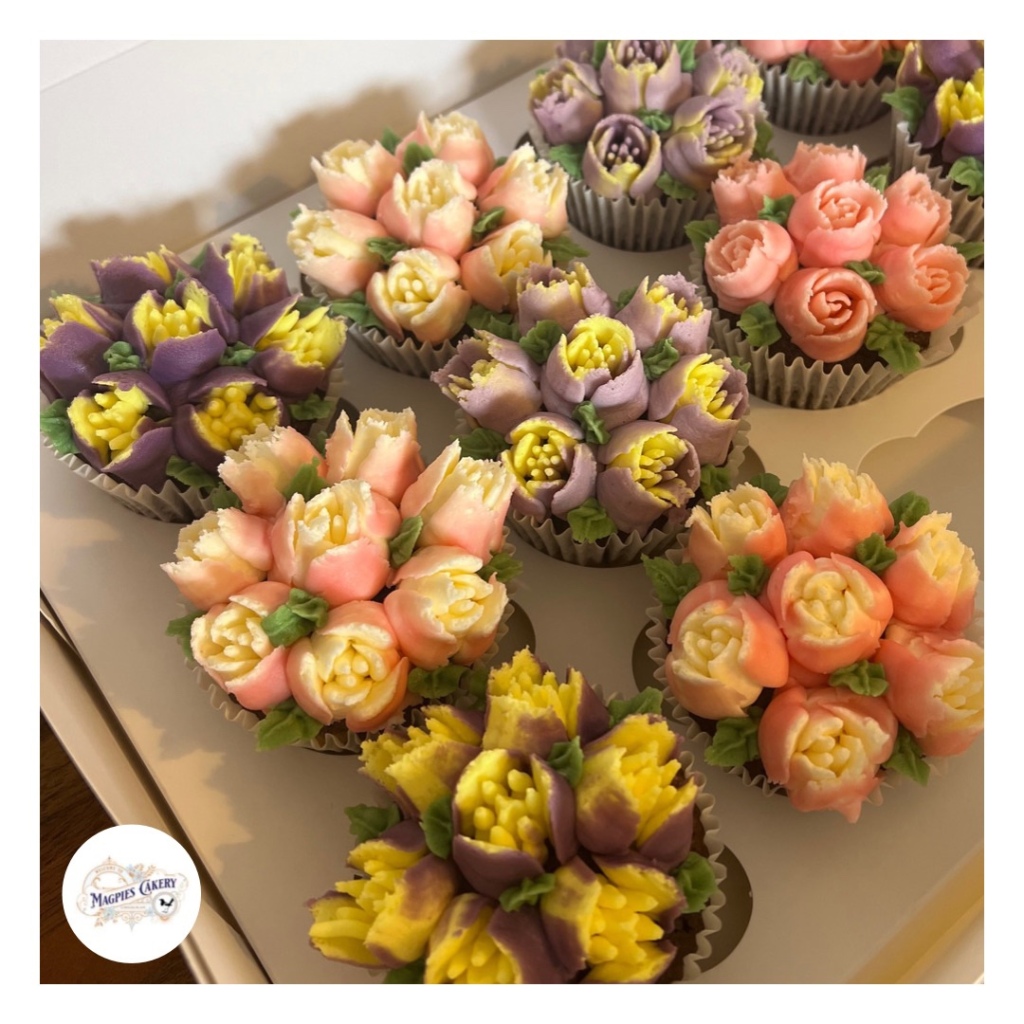 Floral cupcakes, Magpies Cakery, cake maker & decorator, Lincoln & Newark